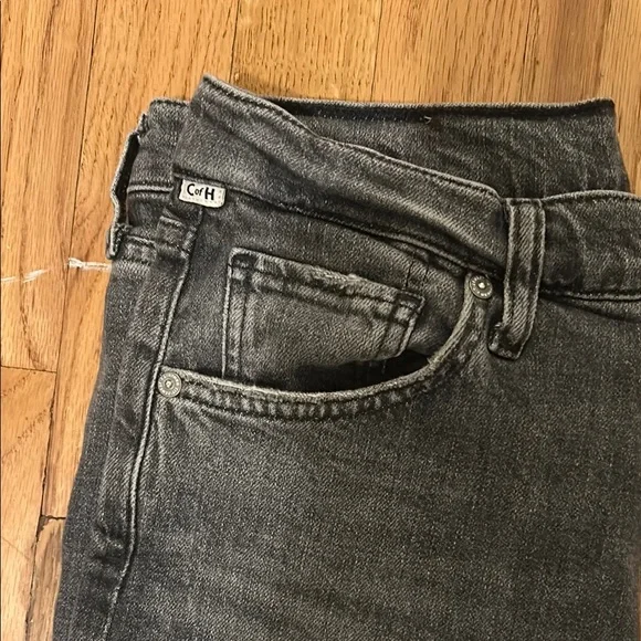 Gray Daphne Crop Jeans - Picture 5 of 9